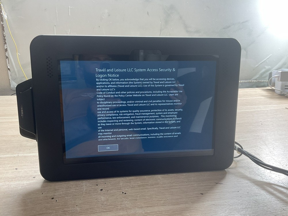 Armoractive Rapid Doc /pro Kiosk /display/ JUA2557