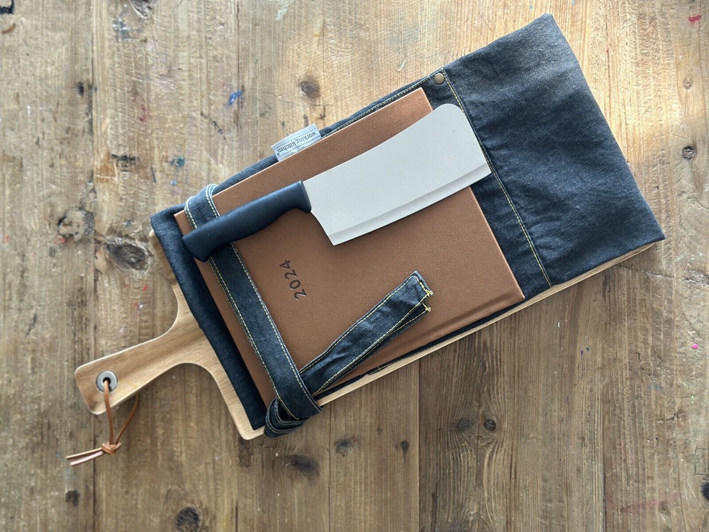 Assorted gift kit with different brands. Perfect for differente occasions.