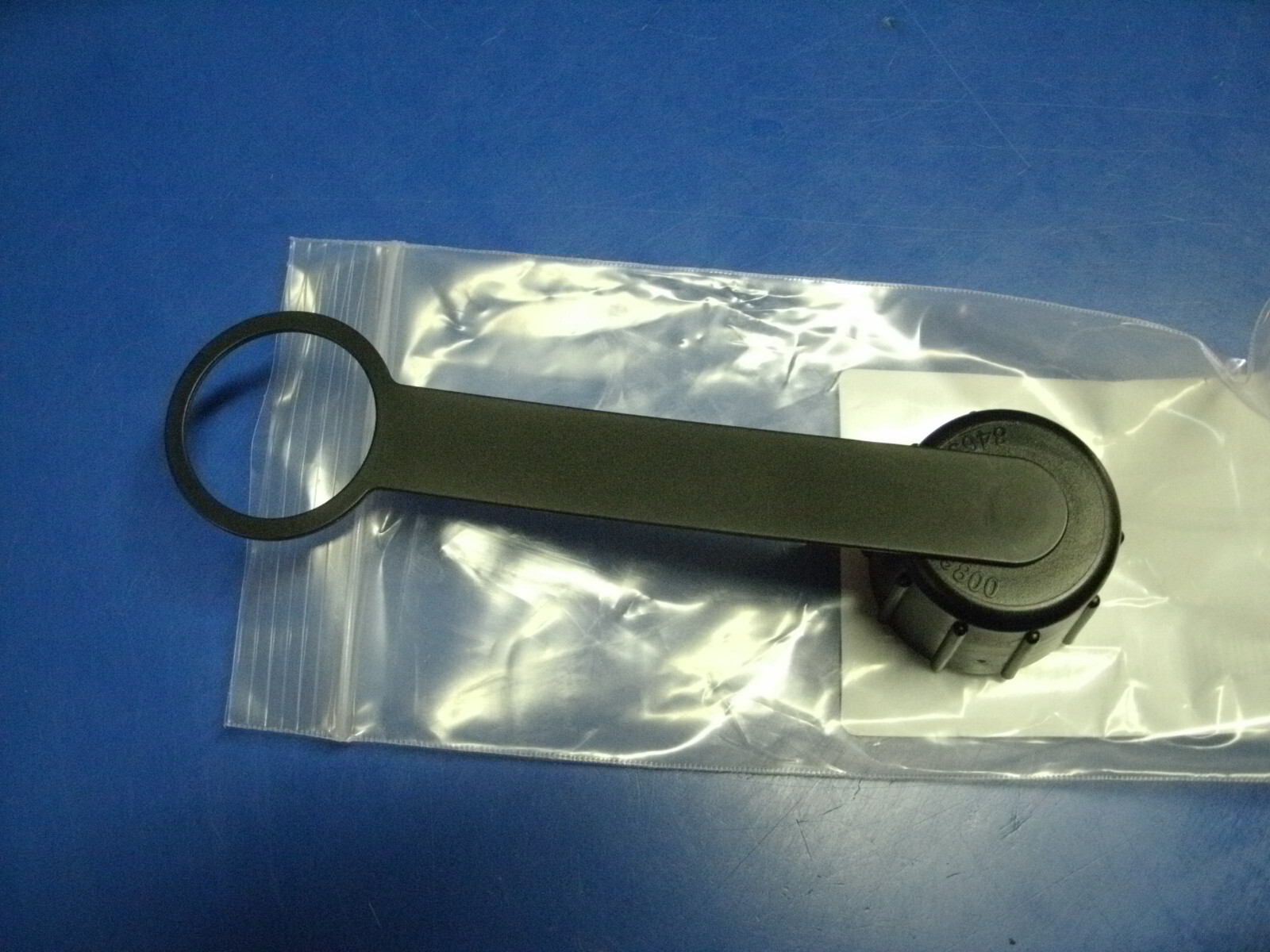 US ARMY AVON M50 / 61 GAS MASK 1 OR 2 Quart Canteen Cap Adapter NEW IN WRAPPER