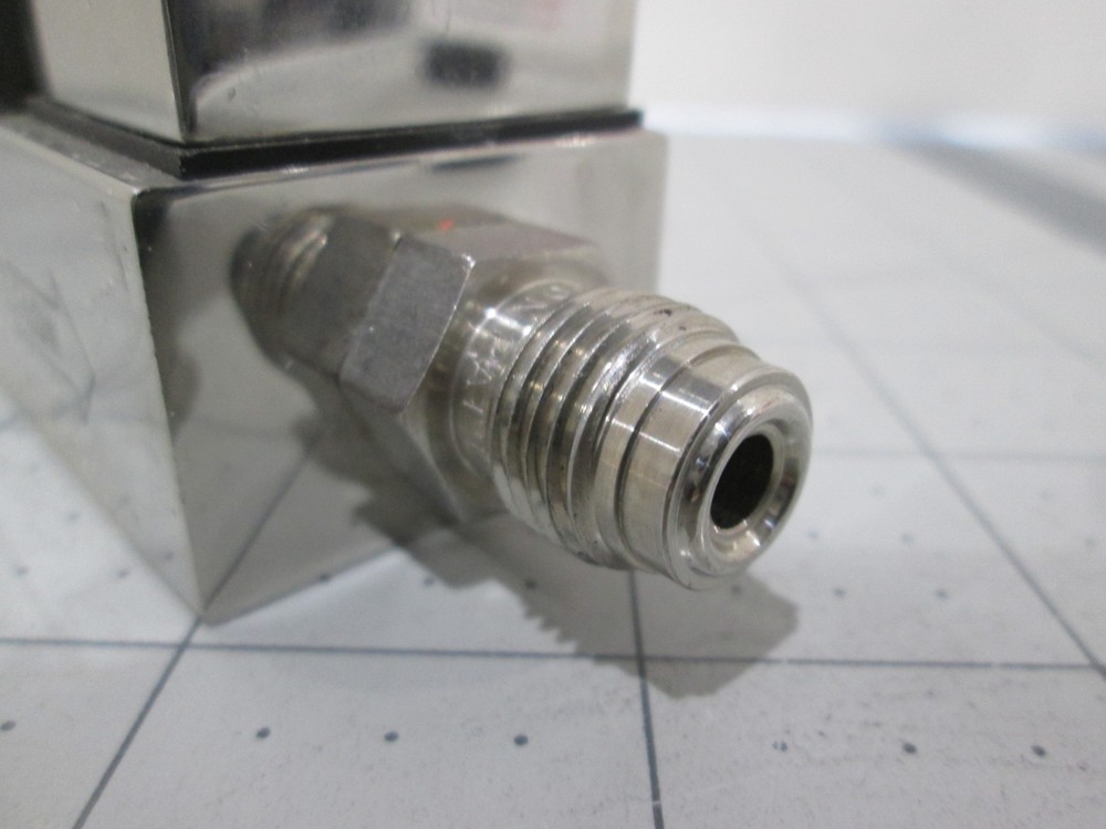 Unit, UFC-1000, Mass Flow Controller, CF4, 100 SCCM, Used