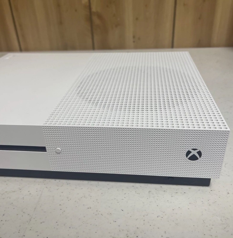 Microsoft Xbox One S 1 TB White Console Bundle With Controller. A+ Condition