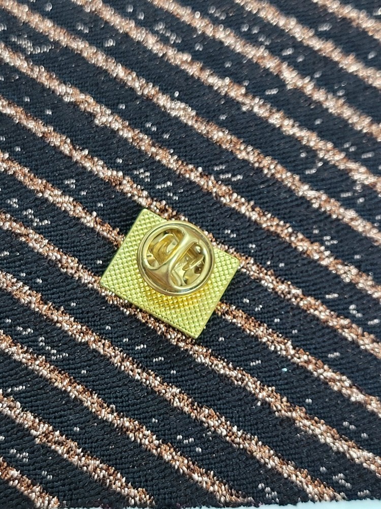 Masonic Never Forget Apron Lapel Pin