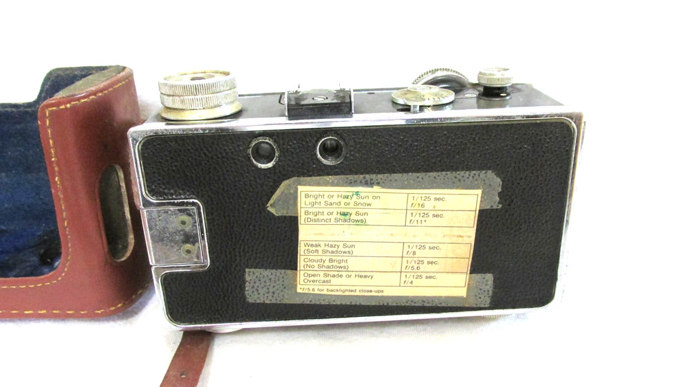VINTAGE 1950s ARGUS C3 CAMERA w/ HALF CASE WORKS!!