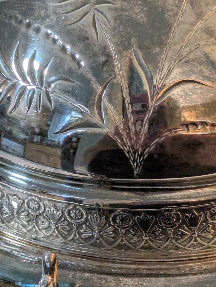 "Pairpoint Mfg" Domed Covered Butter Dish #513-Antique Quadruple Silver Plate