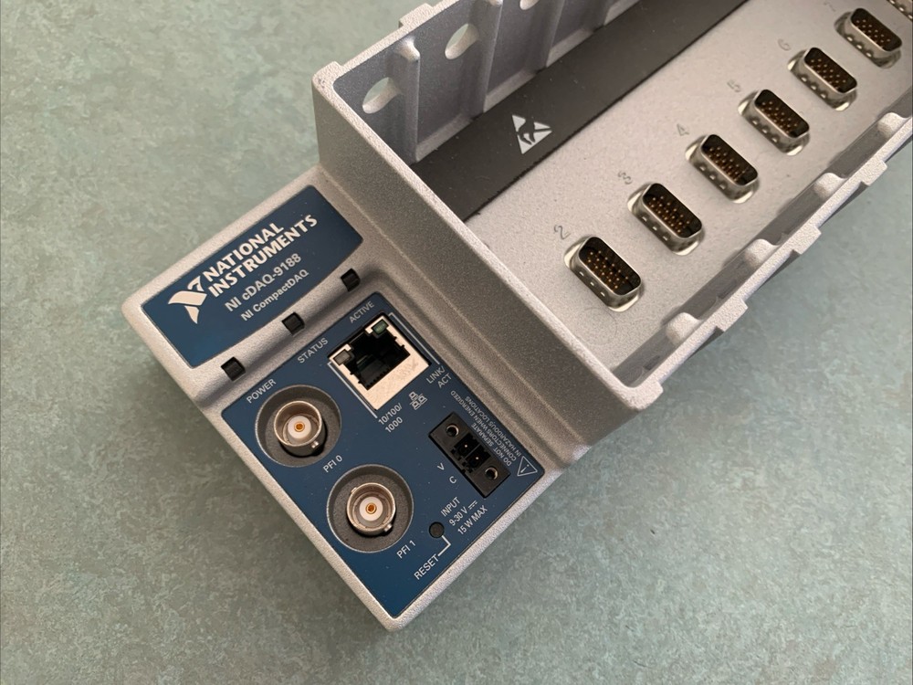 National Instruments compactDAQ cDAQ-9188 Ethernet 8-Chassis