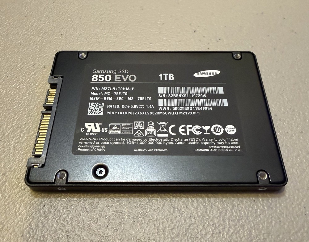 Samsung 850 EVO 1 TB Solid State Drive - 77% Remaining Endurance