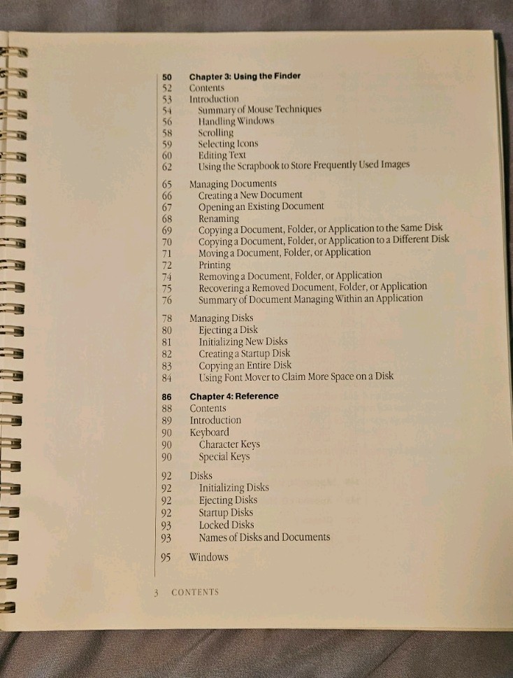 1984 Apple Macintosh Computer Manual/Booklet