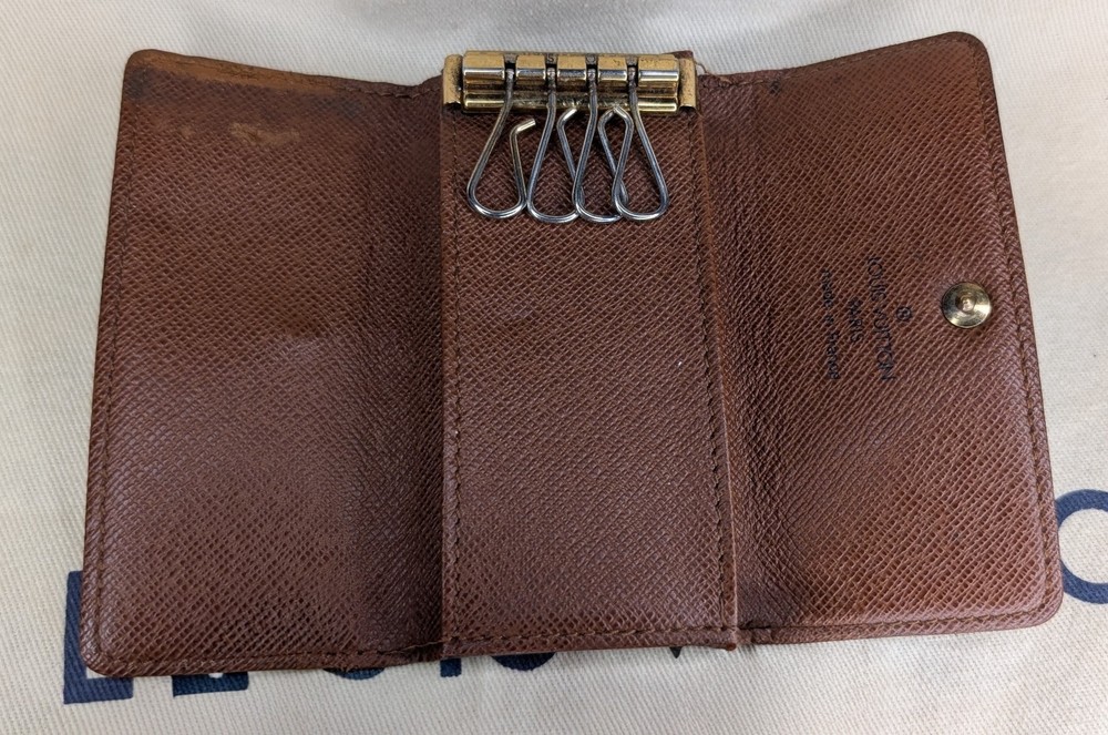 Louis Vuitton Key Case Monogram Multicles 4 Hooks RA0064 Authentic