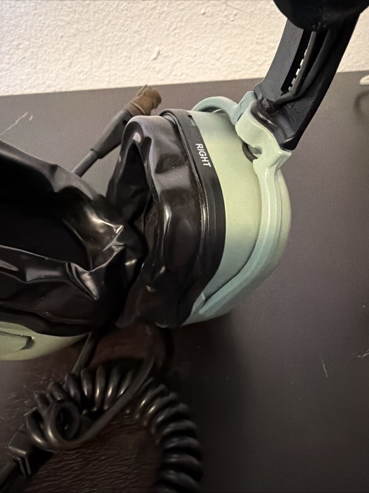 David Clark Model H20-16 Pilot Headset Untested