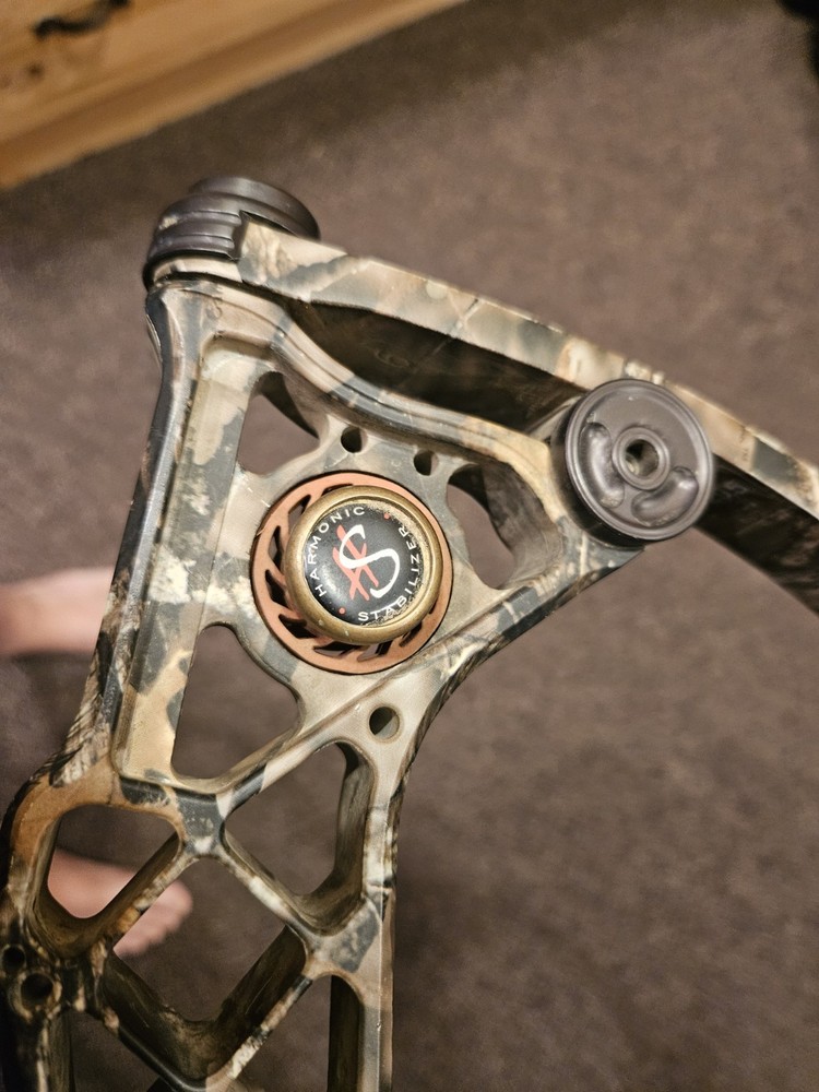 Mathews Z7 LEFT HAND lost Camo 60/30