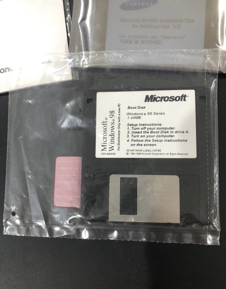 Microsoft Windows ‘98 complete set up and instruction manuals etc