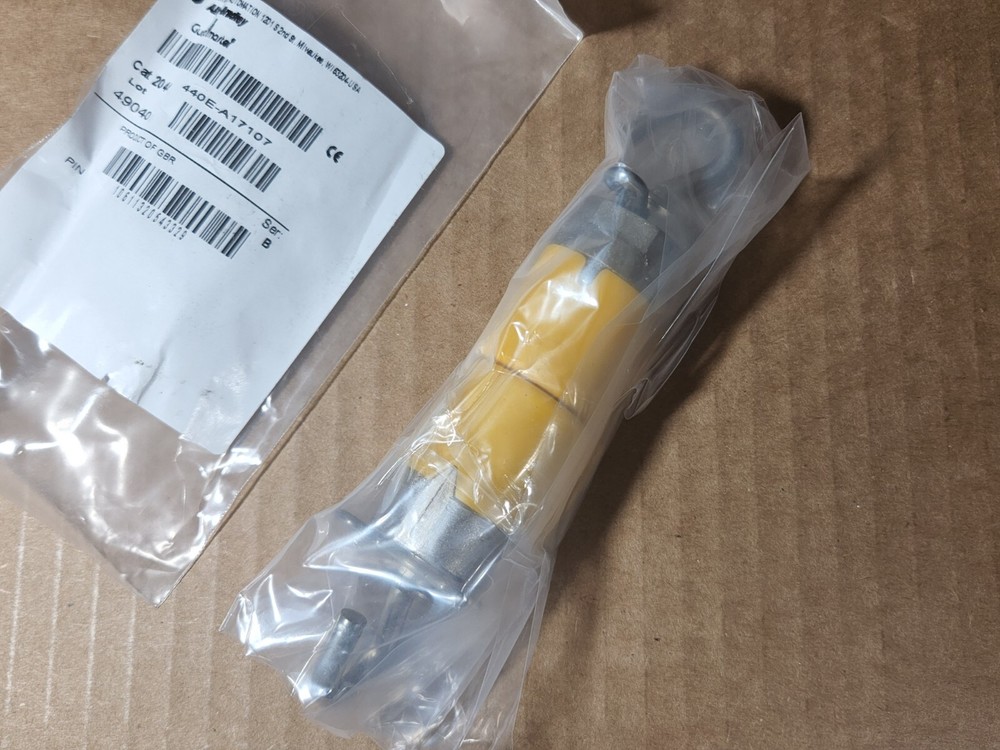 2 Pack / NEW Allen-Bradley 440E-A17107 Guardmaster Cable Pull Lifeline Gripper