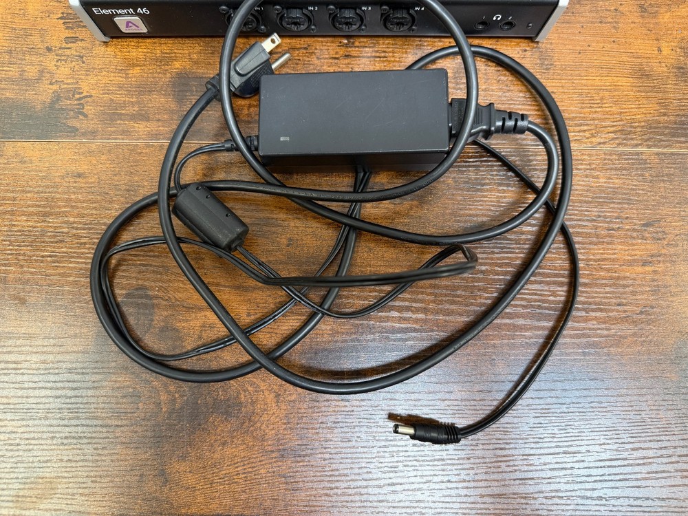 Apogee Element 46 audio system with Thunderbolt. w/ adapter
