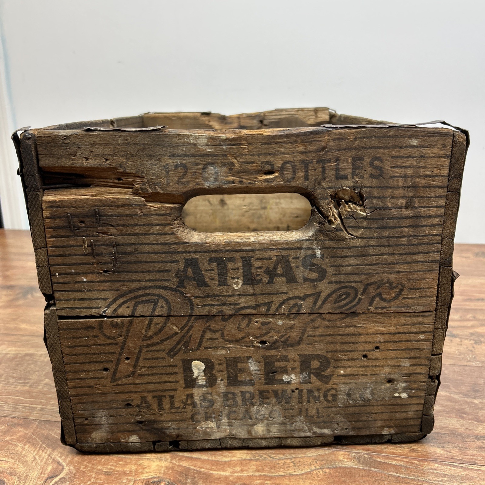 Atlas Prager Beer Crate Case Wood Chicago BW96 Wooden Advertising No Lid