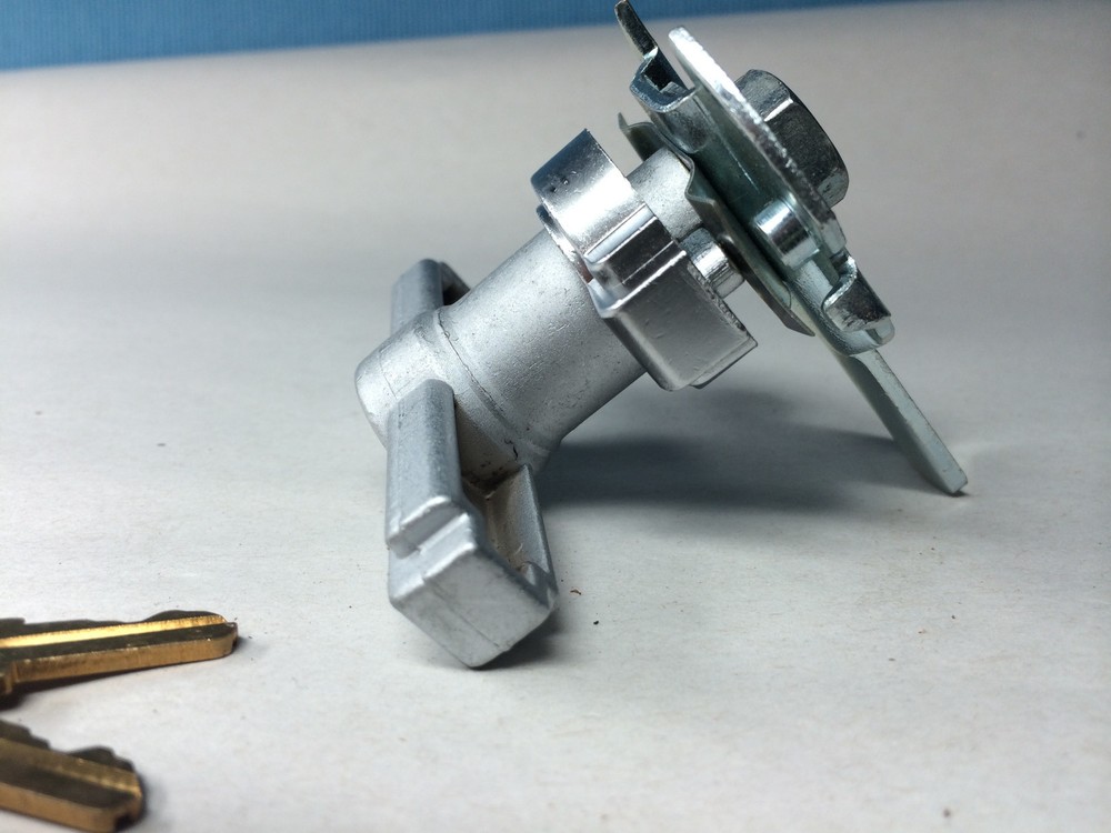 T-Handle for Display Case with 2 keys Locksmith