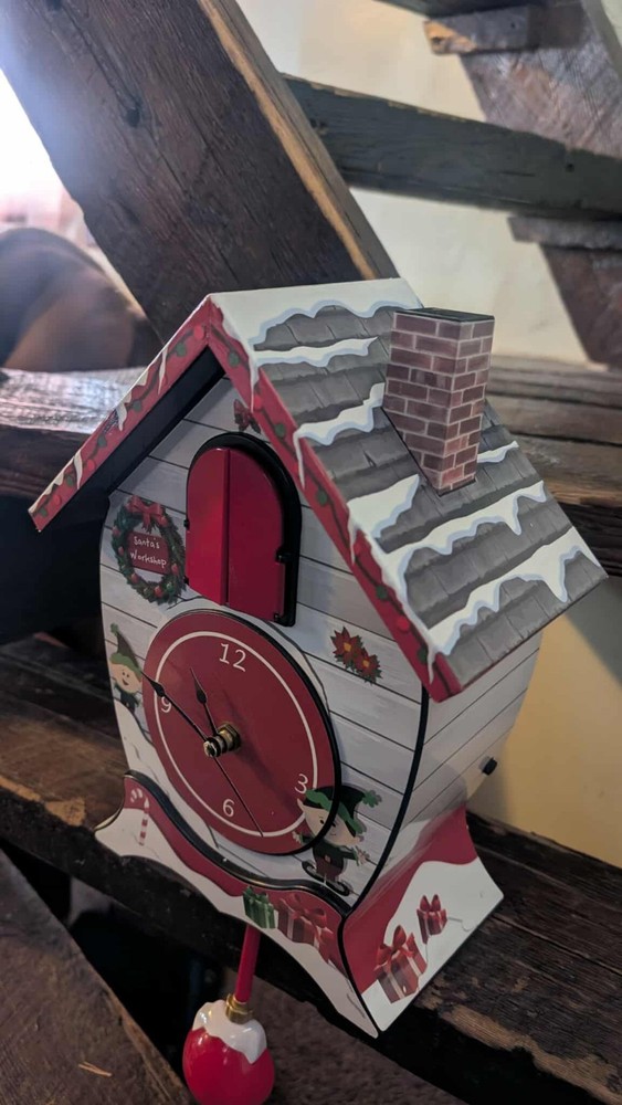Vintage North pole musical cuckoo clock NIB