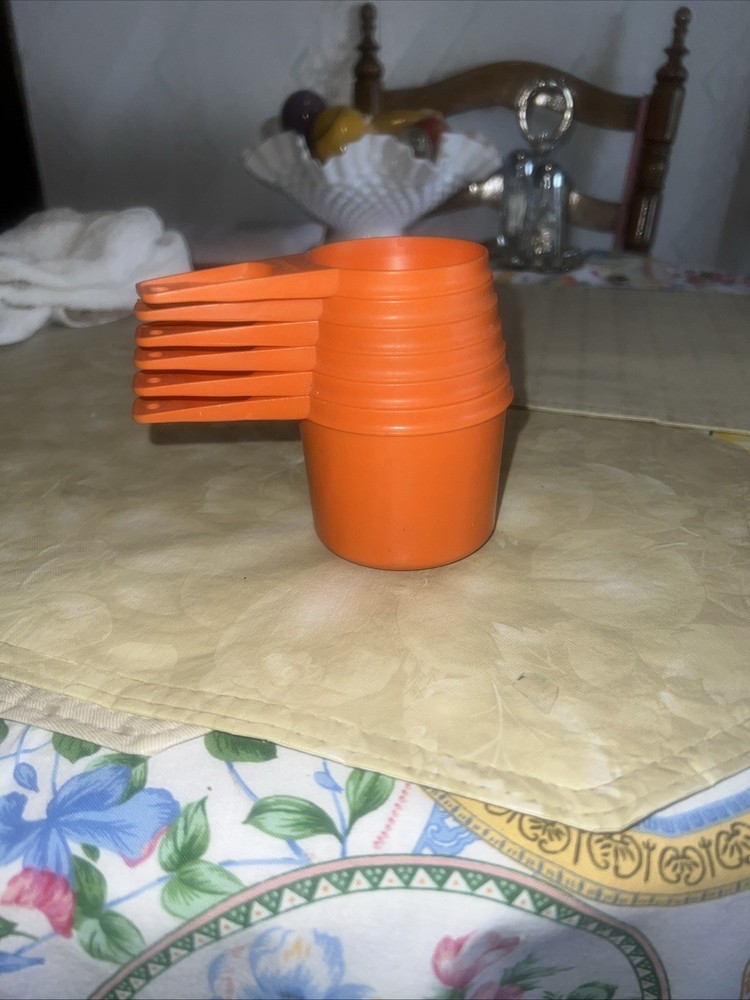 Vintage Tupperware Nesting Measuring Cups Orange 6pc