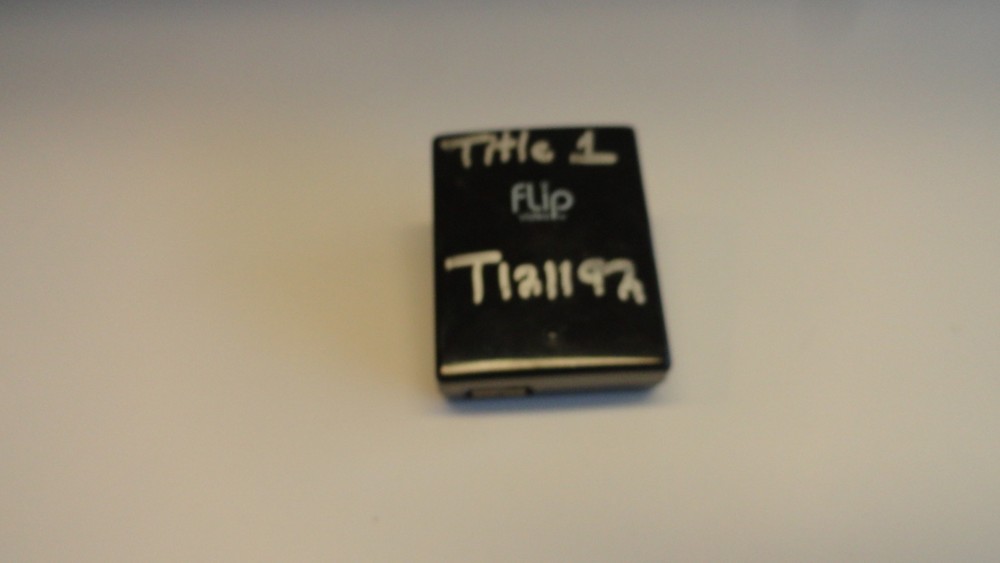 BB3:  Flip Video Wall Charger USB APA1B