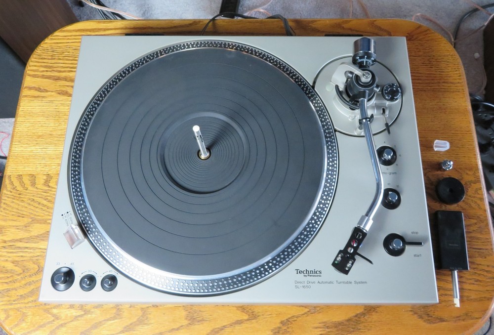 Technics SL-1650 Quality Automatic Stack Direct Drive Turntable Serviced Nr Mint