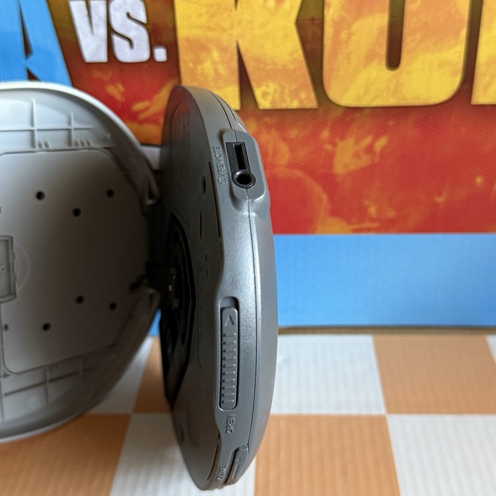 Sony Walkman Lot D-EJ106CK CD Player D-EJ615 Bundle (READ)