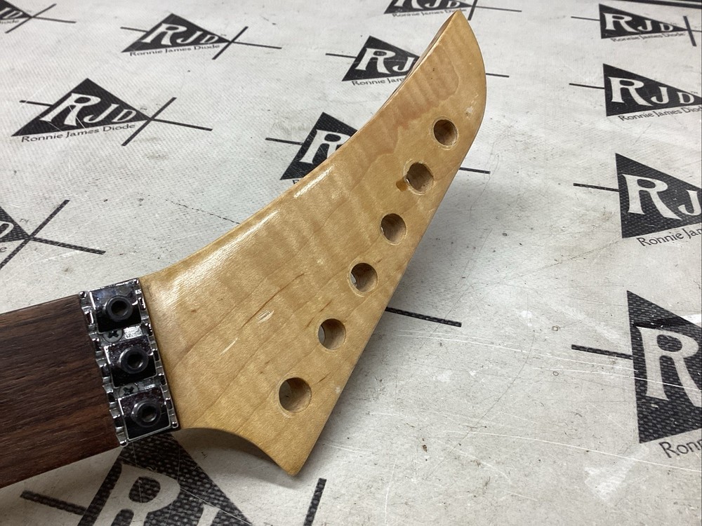 80's Electric Guitar Neck Locking Flame Maple Robin Style