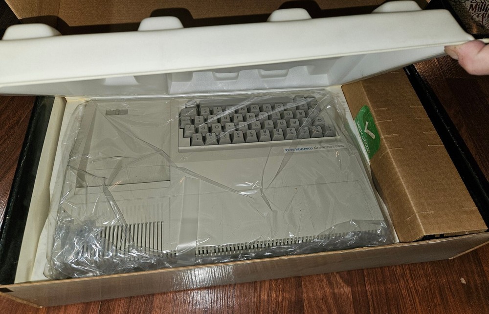 Texas Instruments TI 99/4a Computer BUNDLE w Huge Accessory / Software Lot MINT!