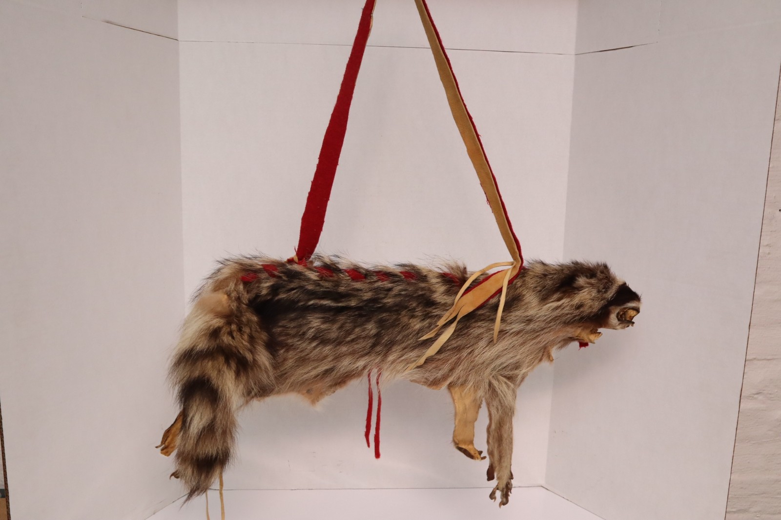 NATIVE AMERICAN INDIAN INNER Badger HIDE LEATHER POUCH BAG PLAINS