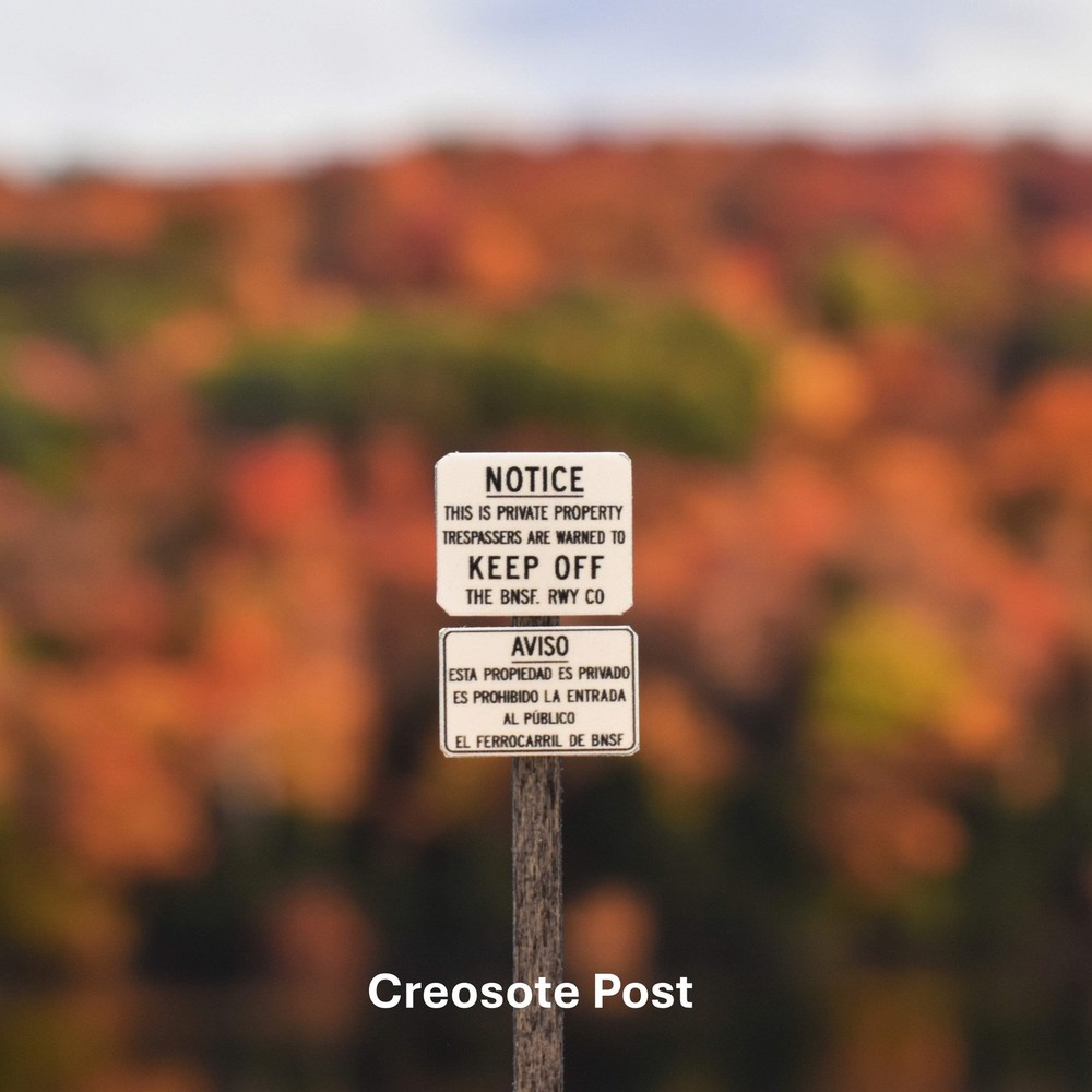 HO Scale - BNSF Bilingual No Trespassing - 2 Pack