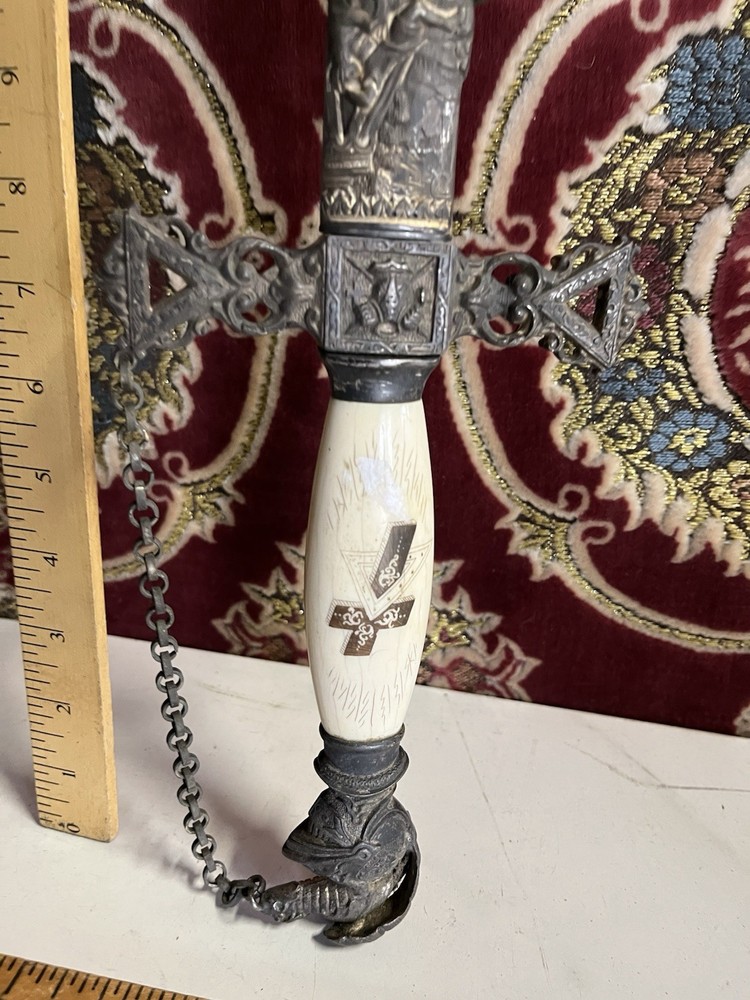 Masonic Vintage Wall Hanger Cincinnati Regalia
