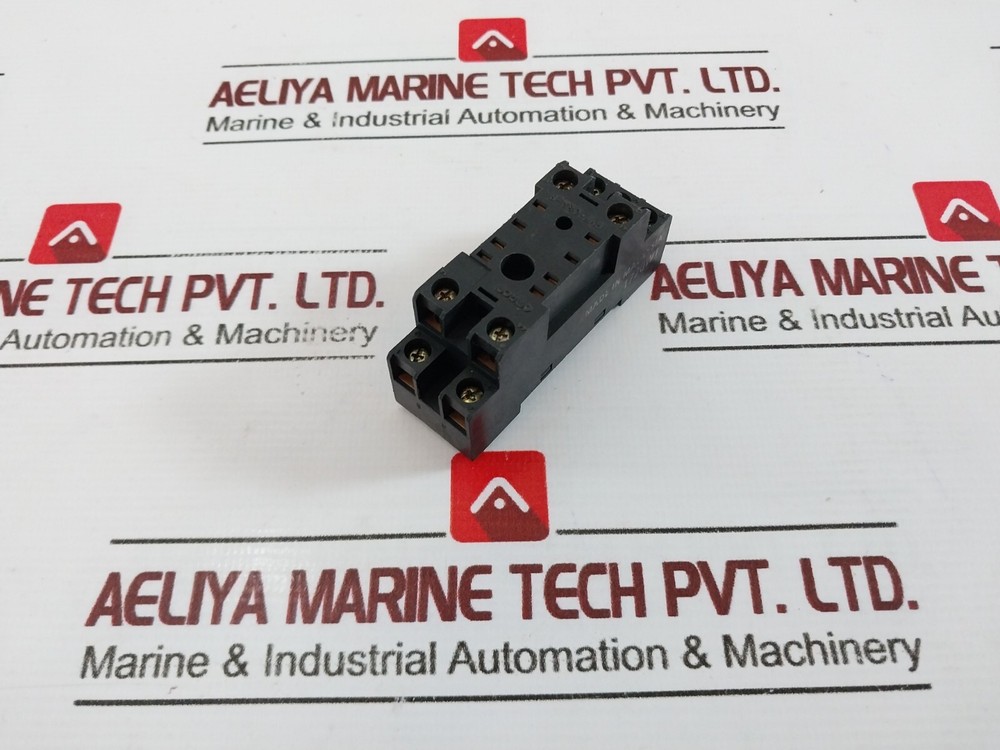 Omron PYF-08A-P DIN Rail/Surface Mounting 8-pin Socket