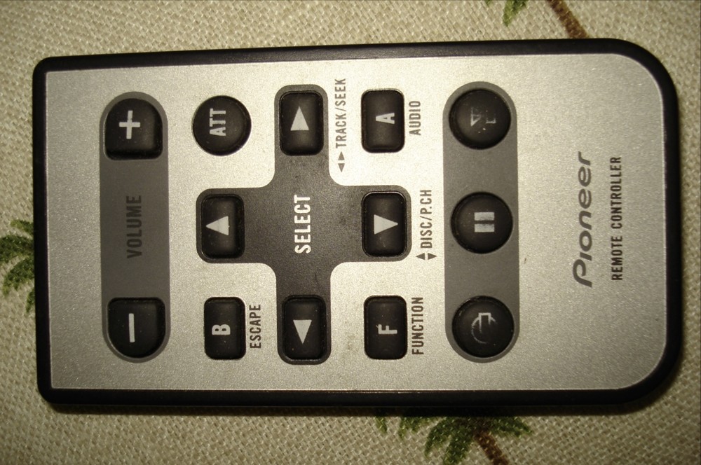 PIONEER CD RADIO REMOTE CONTROLLER CXC1265