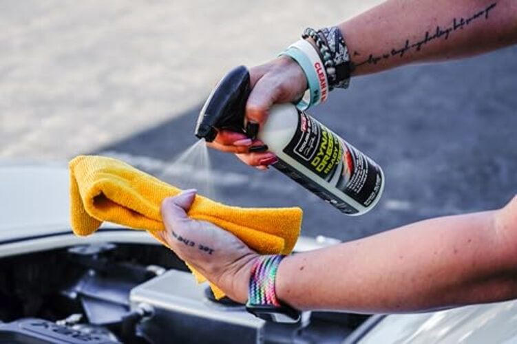 Dynamic Dressing Hyper Concentrate – Versatile Tire, Trim & Engine Dressing –