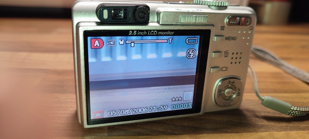 Digital Camera 10.1 Mega Pixels Zennox DS-A350