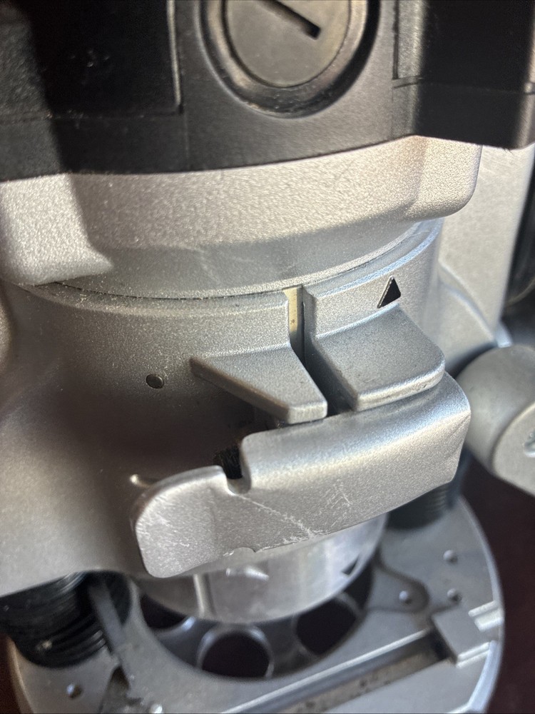 Craftsman 320.27666 Variable Speed Plunge Router