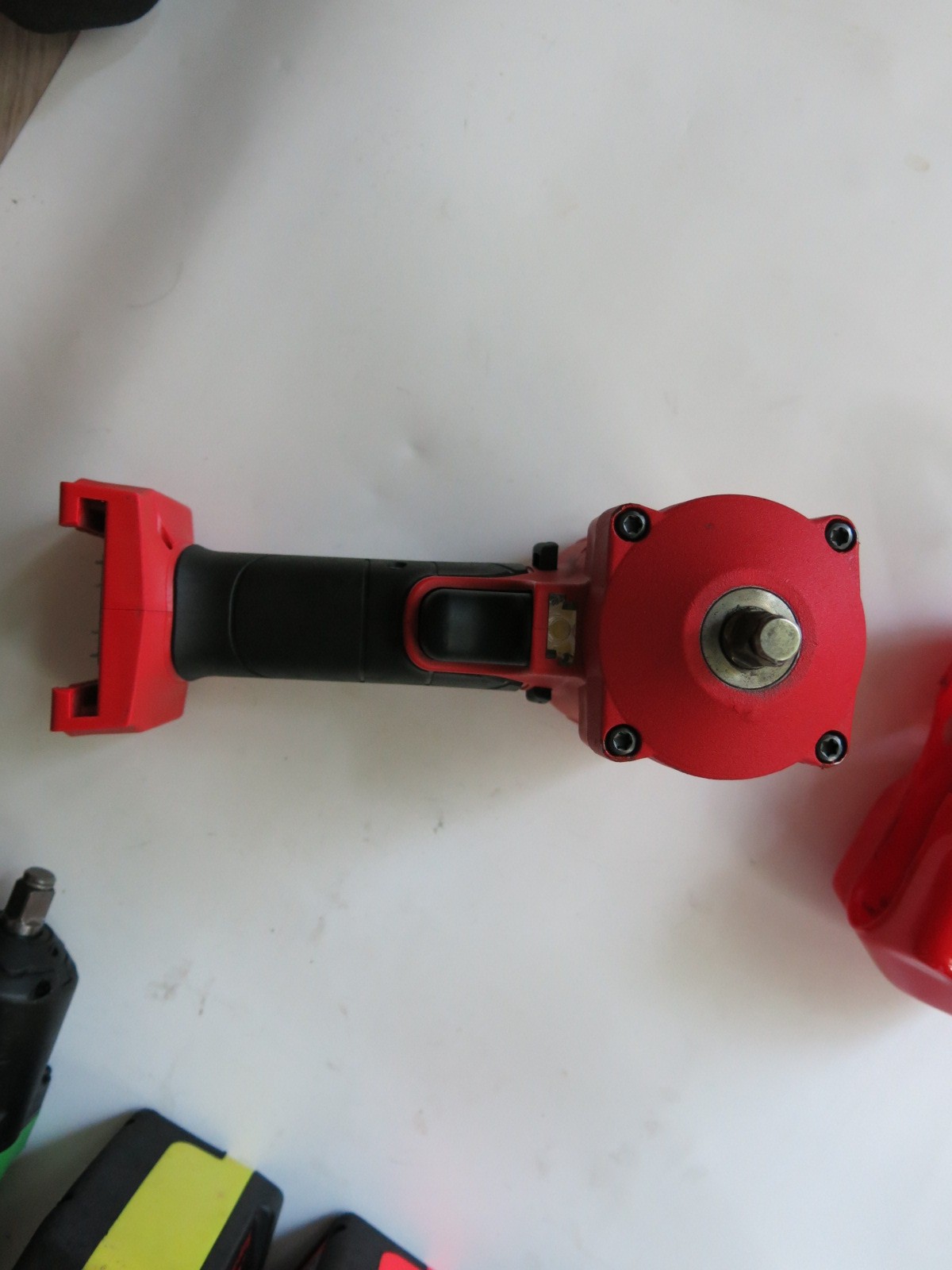 Snap On CT9038 Red 3/8” 18v Lithium Brushless Stubby Cordless Impact Wrench Nice