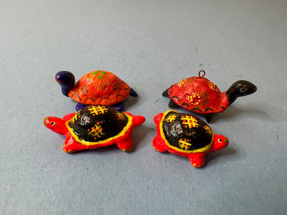 Minture Hand-painted Papier-mâche Turtle Figurine