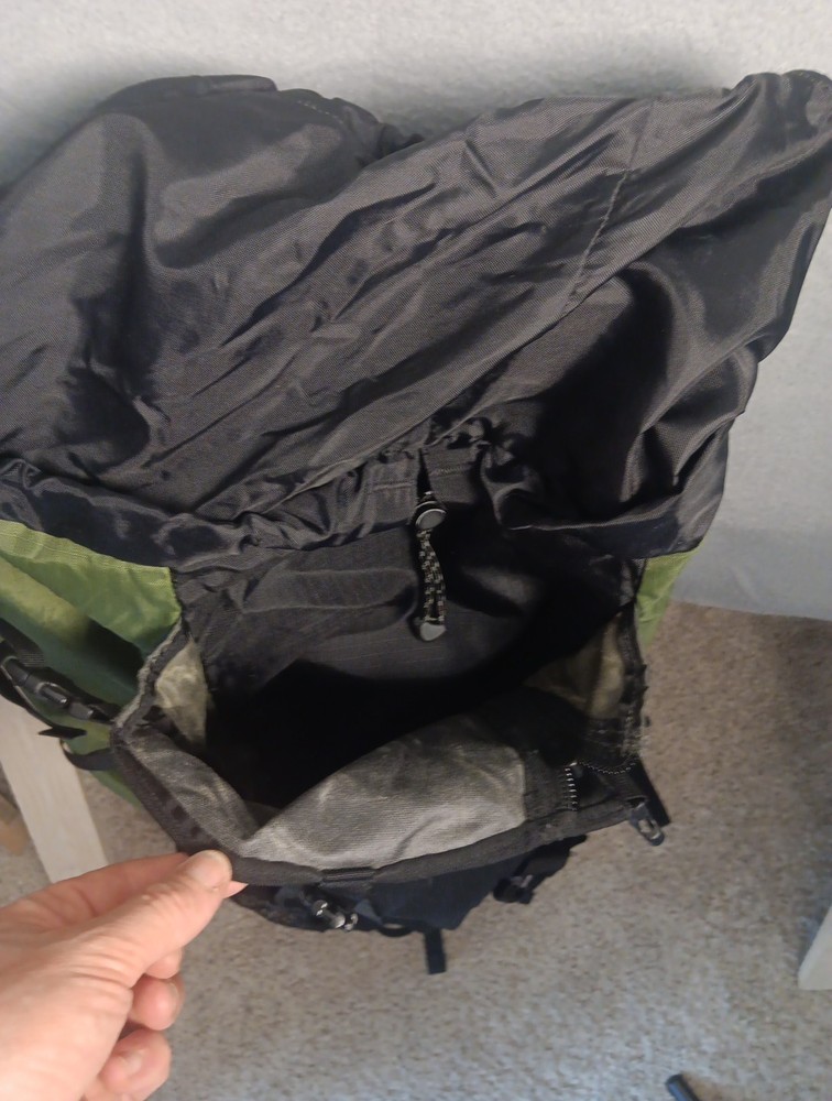 L.L.Bean Large 30" H2O Hydration Hiking Backpack Internal Frame Unused Bladder
