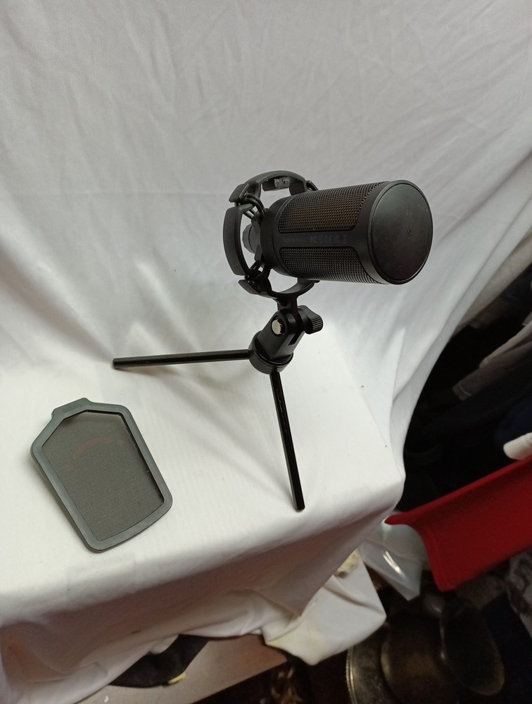 Fifine Gaming Microphone Untested Broken Screen