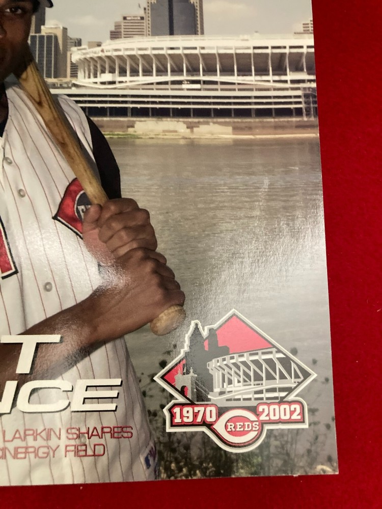 BARRY LARKIN Cincinnati Reds 2002 Final Series SPECIAL EDITION Program Magazine