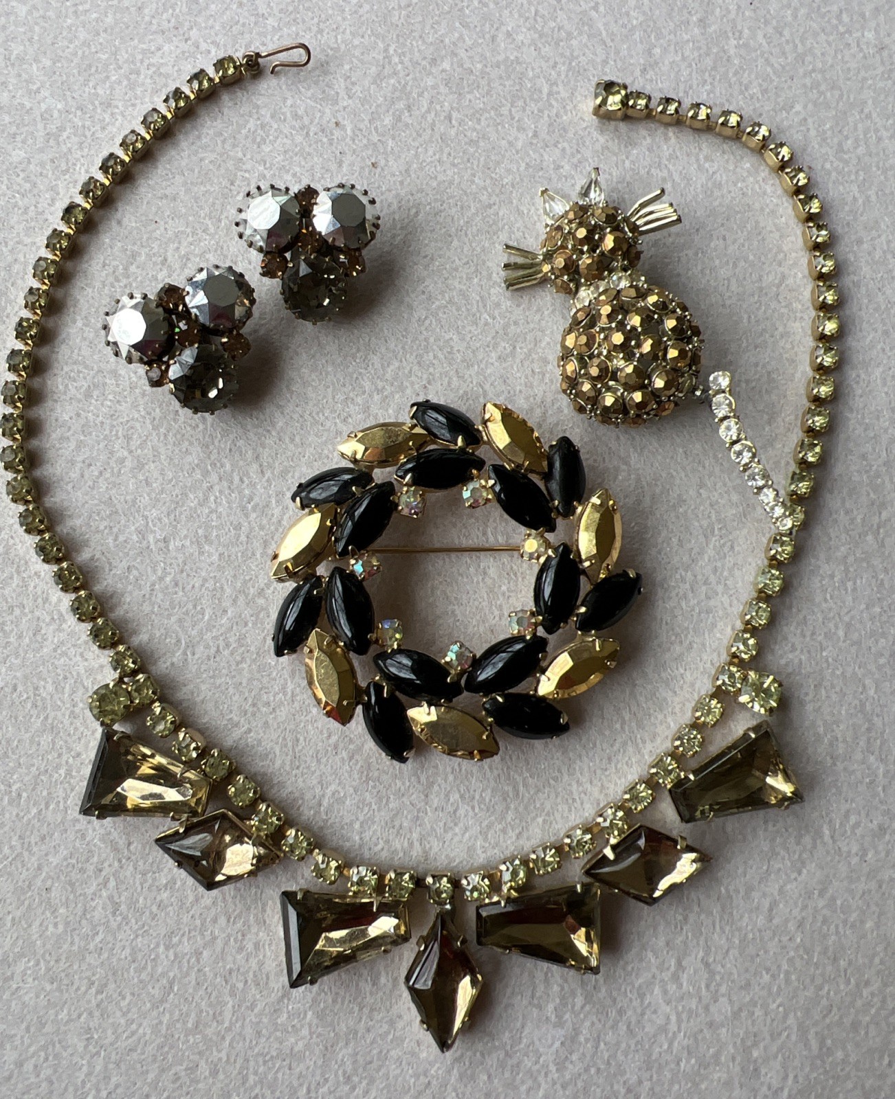 Vintage Rhinestone Jewelry Lot - 4 Pieces - Trembler Brooch - Signed/Unsigned