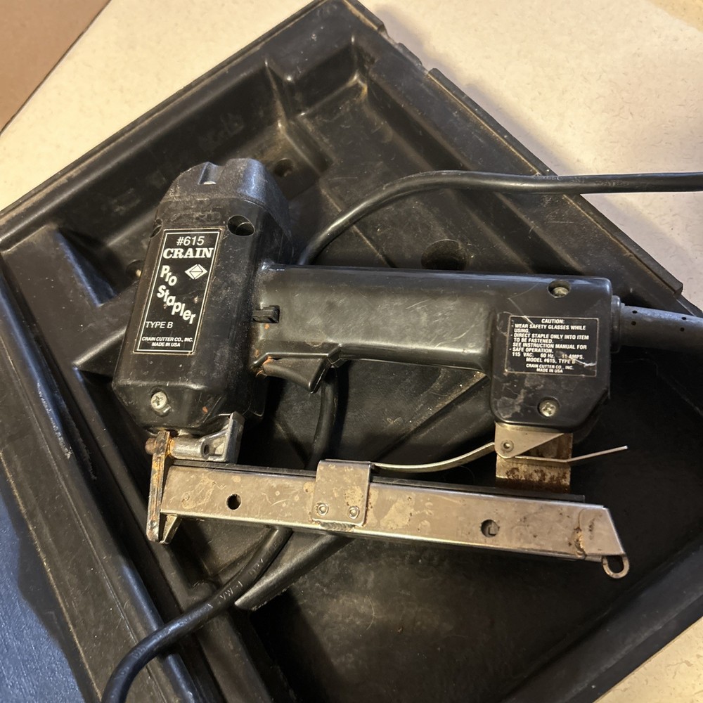 CRAIN #615 Professional CARPET PRO STAPLER TYPE B W/ Case