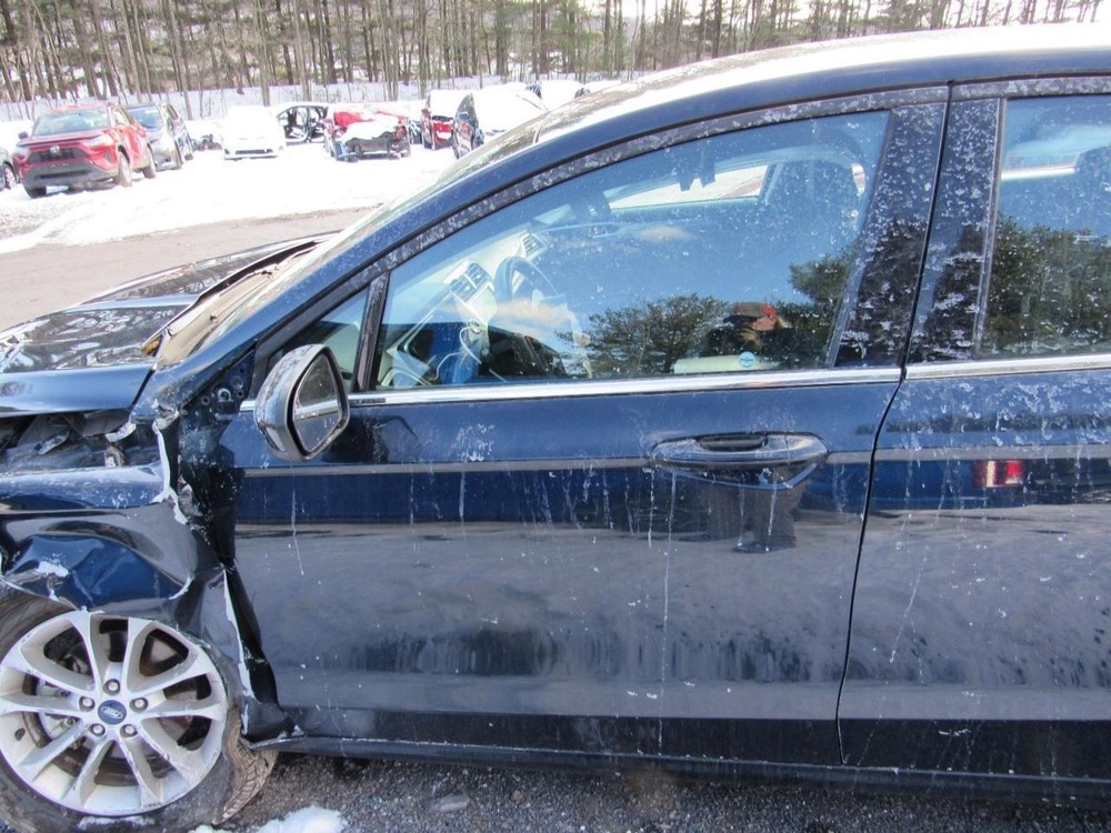 FUSION 2020 Glove Box 1022907