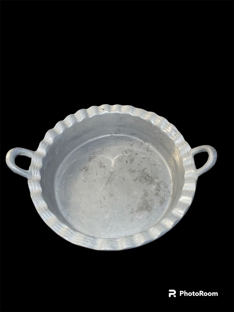 Cast Aluminum Heavy Fluted Deep Dish Pan