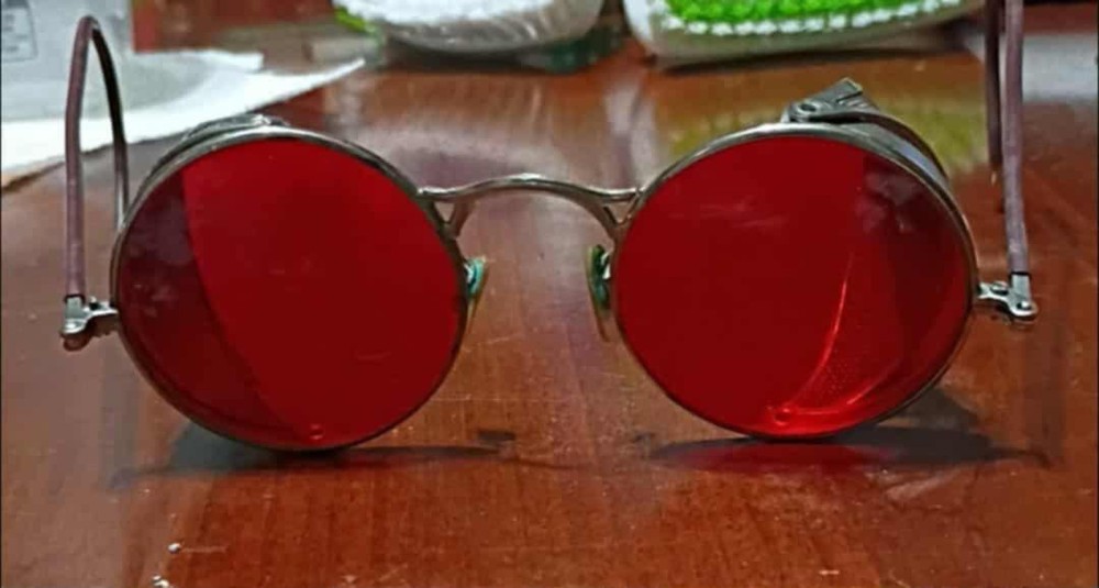 WWII Rochester Optical Red Lens Gunner Glasses with Case