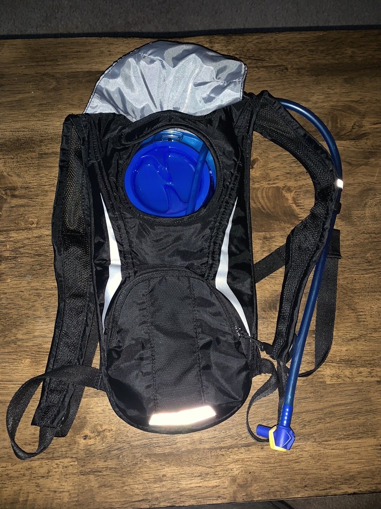 Camelbak Classic Black Hydration Backpack With Bladder 70oz