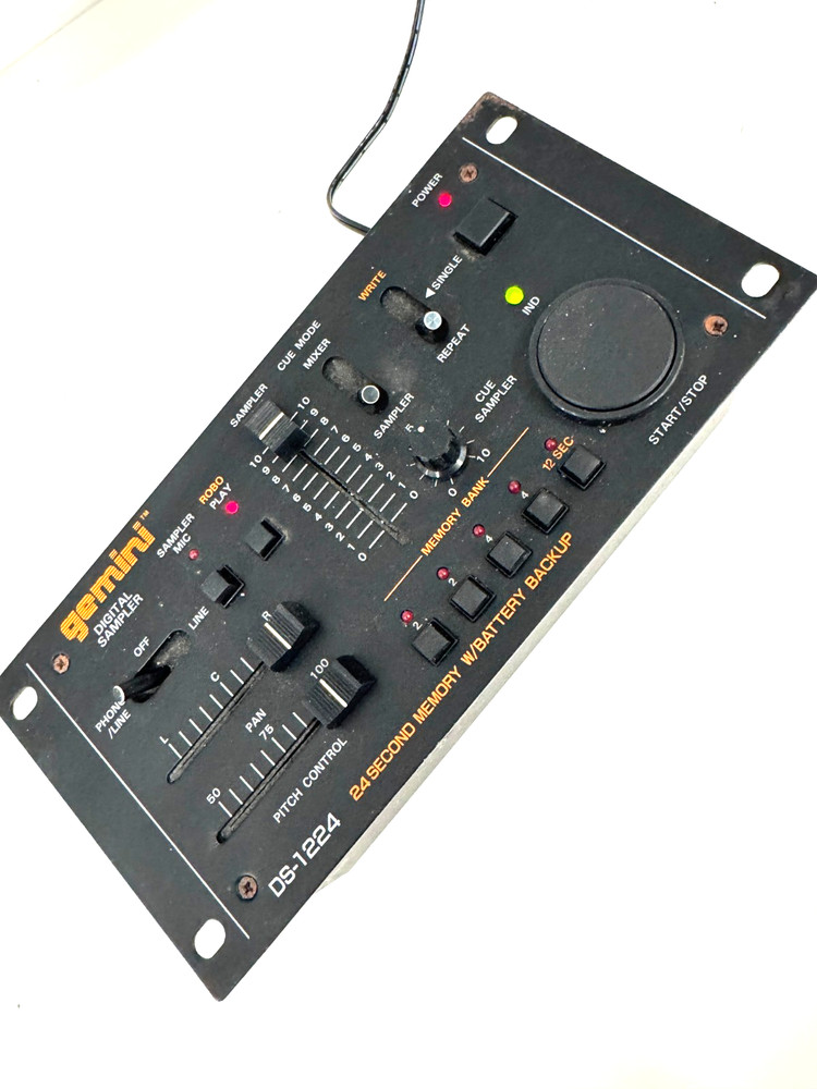 GEMINI DIGITAL SAMPLER DS-1224 24 SECOND MEMORY WITH BATTERY BACKUP