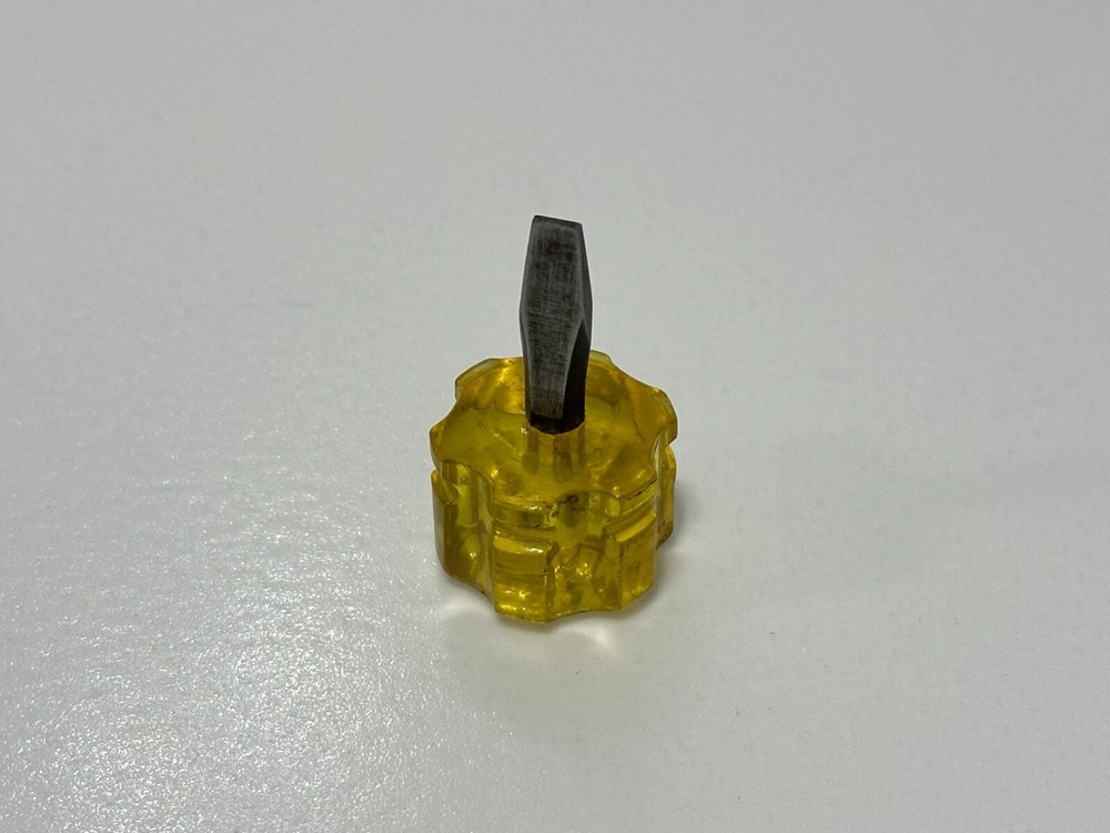 Snap On Tools USA SD11A Extra Stubby Micro Slotted Flat Tip Screwdriver - Amber