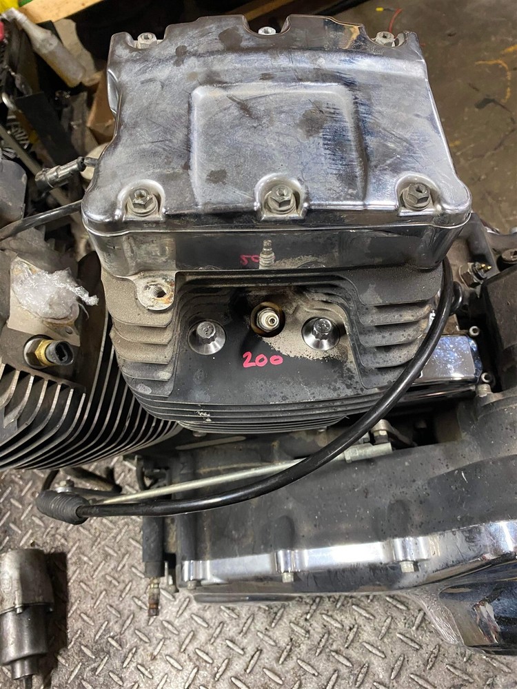 10Harley FLTHTK Electra Glide Ultra Limited Engine Motor