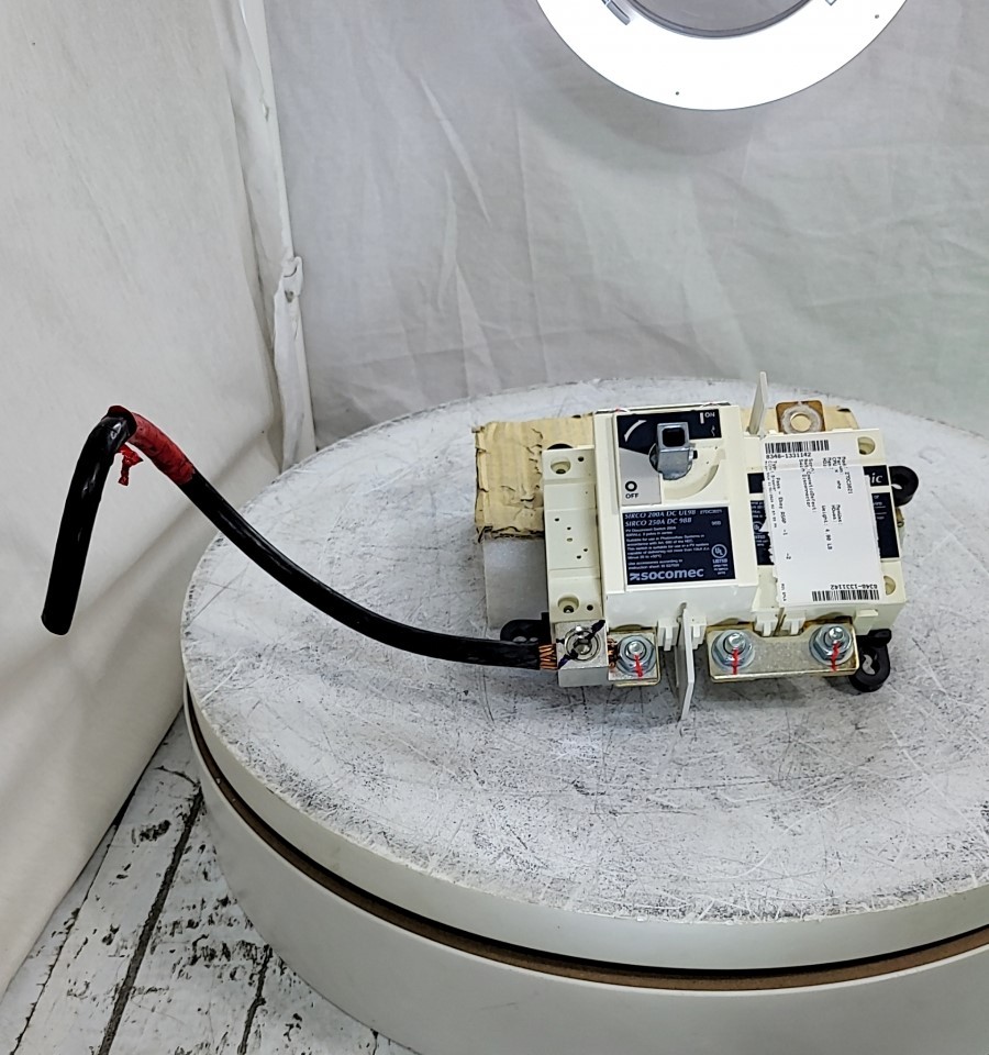 SOCOMEC 27DC3021 PV Disconnect Switch Disconnector 3 pole SEE NOTES