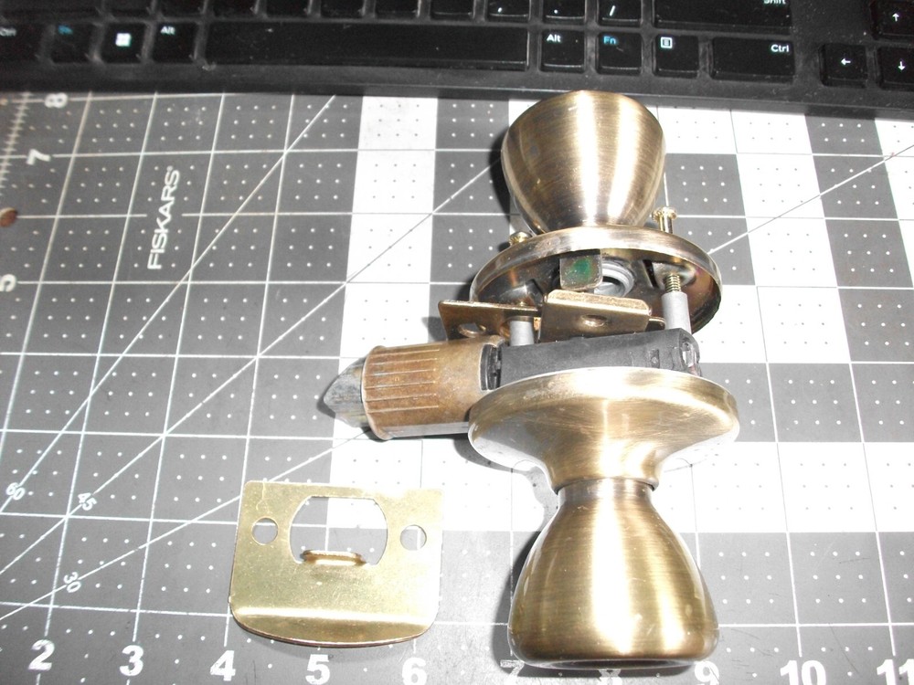 Passage Lockset Gold-tone w/strike